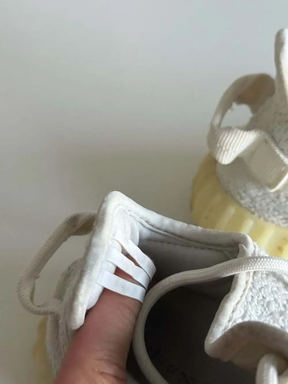 Adidas Yeezy Boost 350 V2 Triple White/Cream (CP9366)
